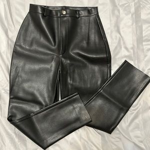 PrettylLittleThing Faux leather pant